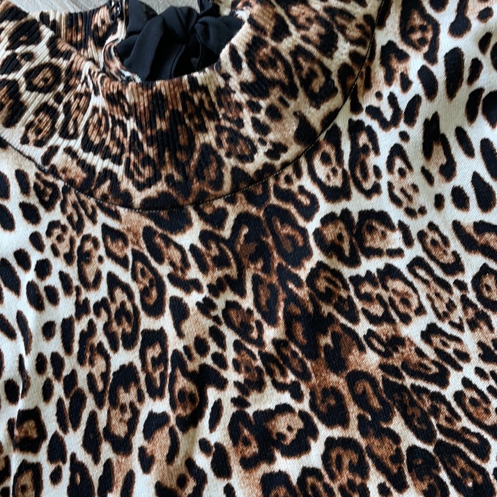 WHBM Leopard print sleeveless sweater - Picture 2 of 4